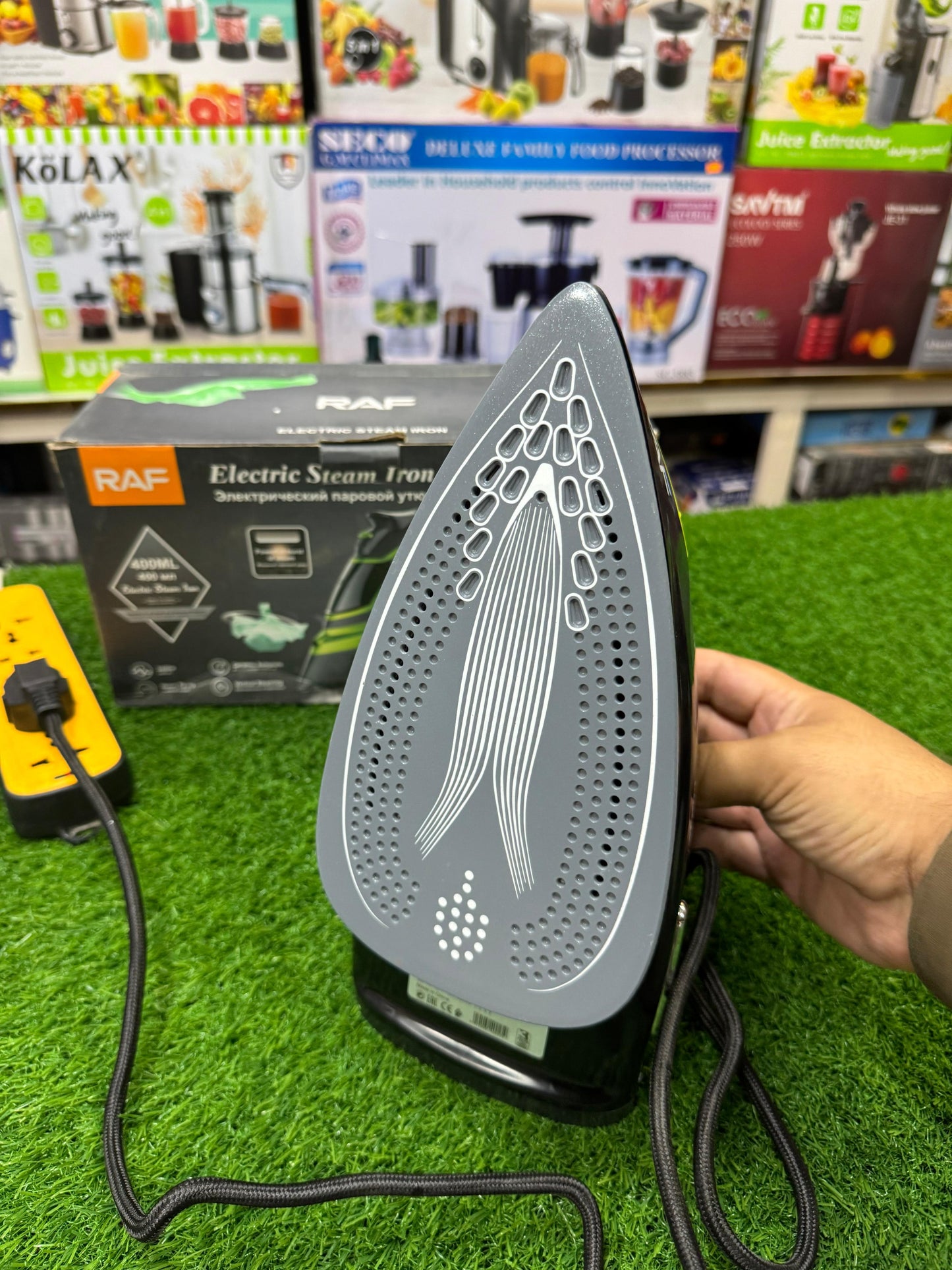 Russian lot - RAF - Ceramic - self cleaning- light weight -  Steam Iron - 2400 watt